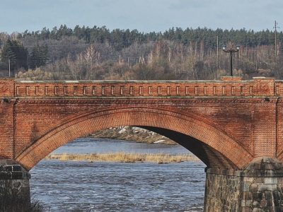 Ventas ķieģeļu tilts